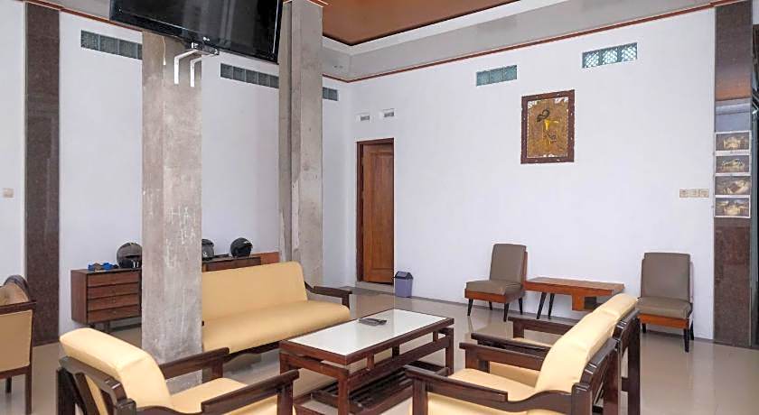 RedDoorz Syariah near Alun Alun Temanggung