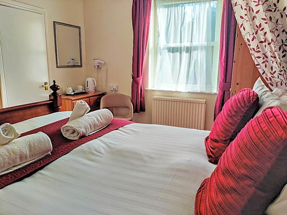 Wentworth House - Free Parking