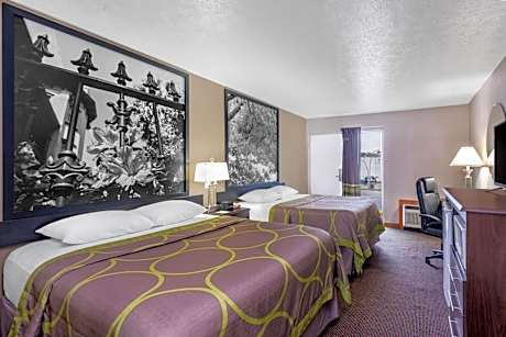 Queen Room with Two Queen Beds - Smoking