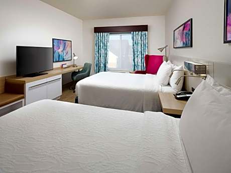 2 Queen Beds