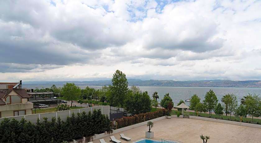 Wellborn Luxury Hotel