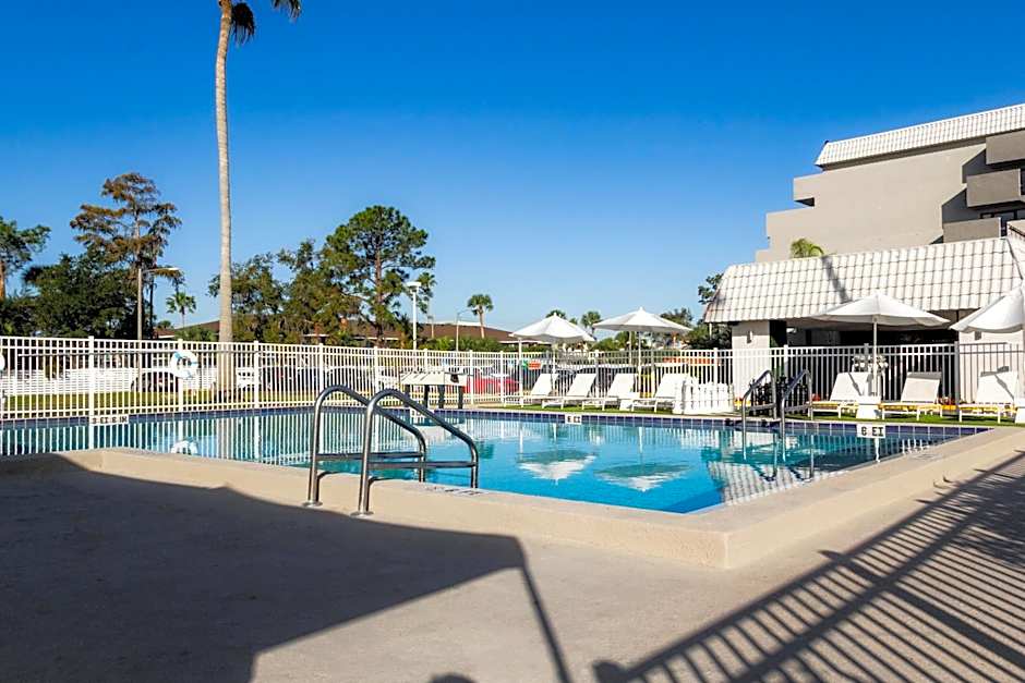 Palazzo Lakeside Hotel