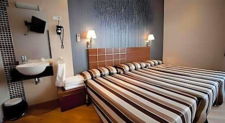 Triple Room with Shared Bathroom