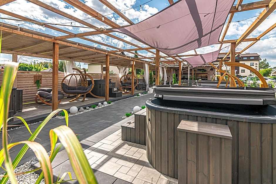 Old Tree Village & Restaurant