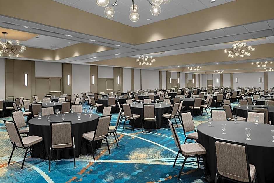 Sheraton Milwaukee Brookfield