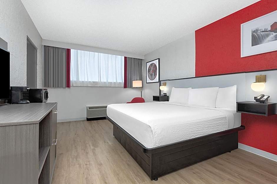 Ramada by Wyndham Tulsa Broken Arrow