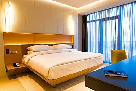 Suite with Balcony and Whirlpool
