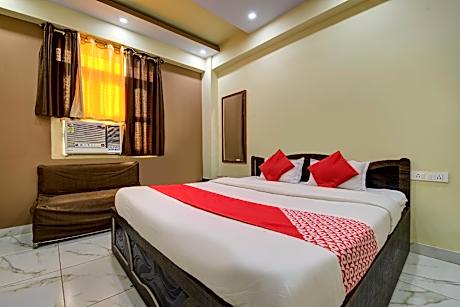 OYO 9658 Hotel Madhuram