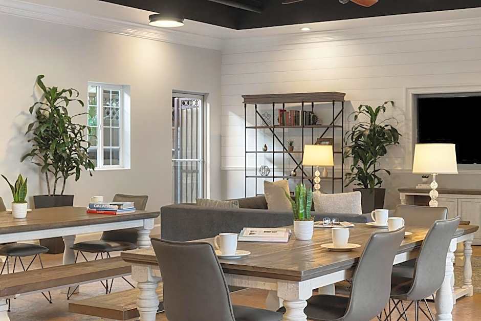 Peacock Suites