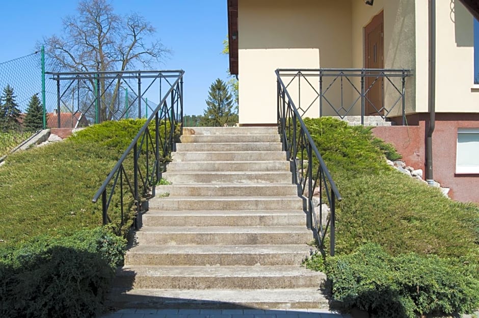 JANTAR Pokoje i Domki u Reni