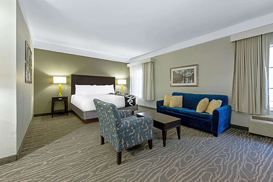 La Quinta Inn & Suites by Wyndham Lake Charles Casino Area