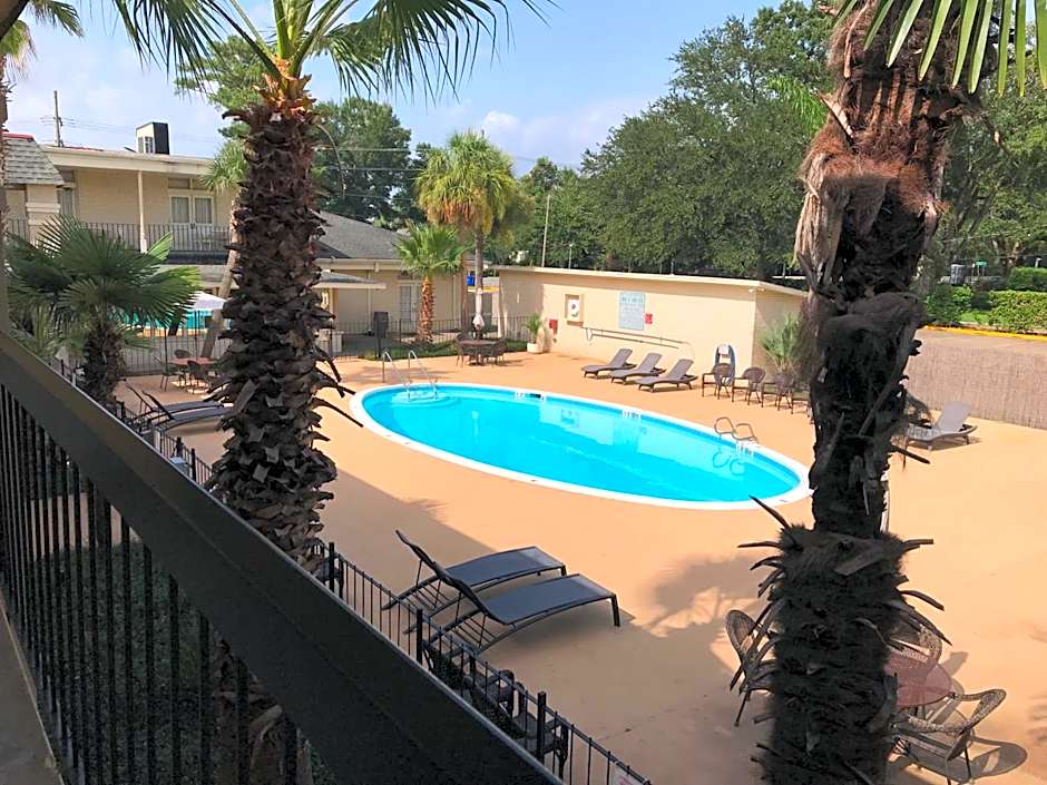 Carmel Inn And Suites Thibodaux