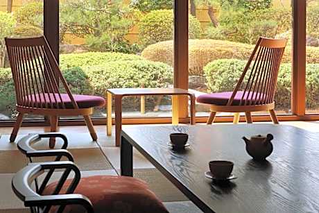 Japanese-Style Suite - Sakura - Non-Smoking