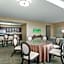 Ramada Plaza by Wyndham Cincinnati Sharonville