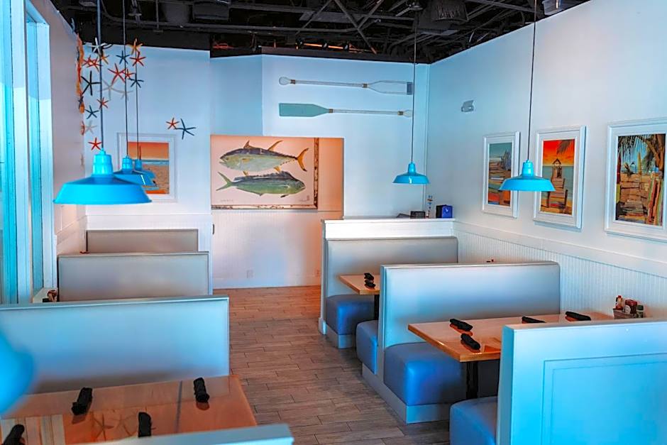 Winter the Dolphin's Beach Club, Ascend Hotel Collection