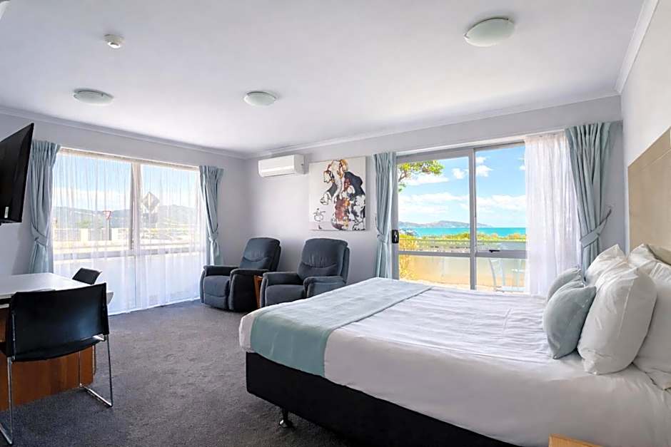 Photo 1 of 12 of 1 King Bed, Sea View