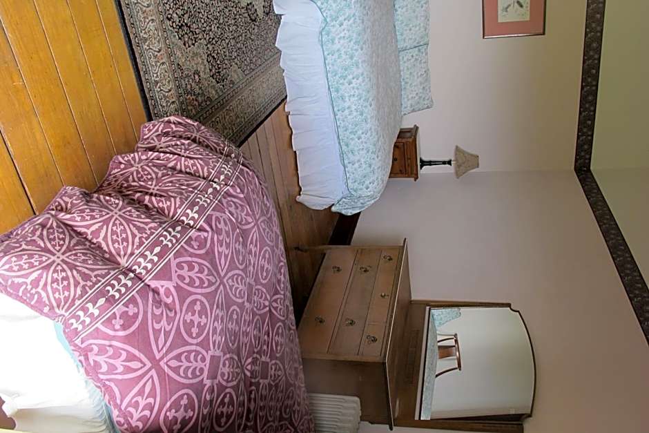 Holmhurst Guest House