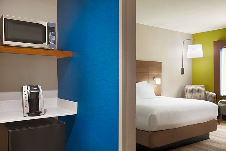 Holiday Inn Express & Suites - McAllen - Medical Center Area By IHG