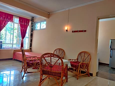 Apartment (5 Adults)