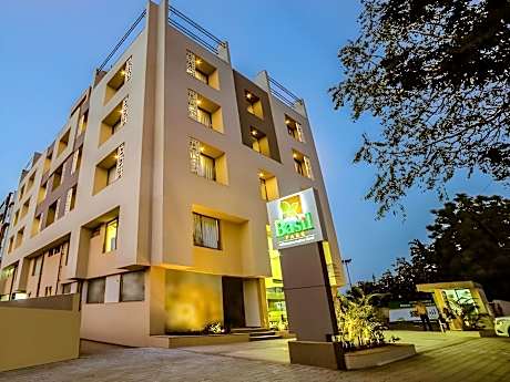 Hotel The Basil Park