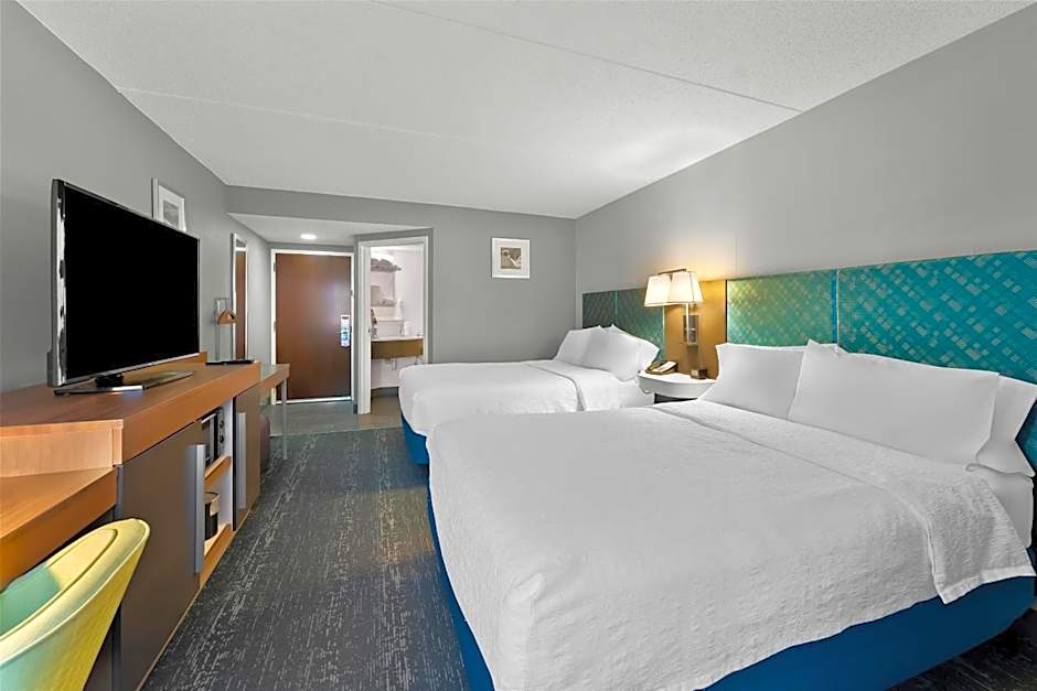 Hampton Inn By Hilton & Suites Newtown