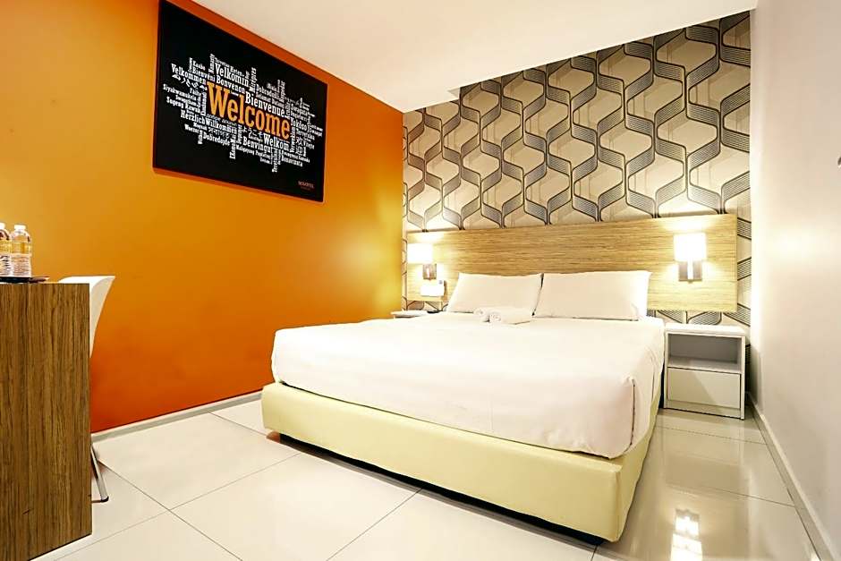 Photo 1 of 5 of Superior 1 Queen Bed