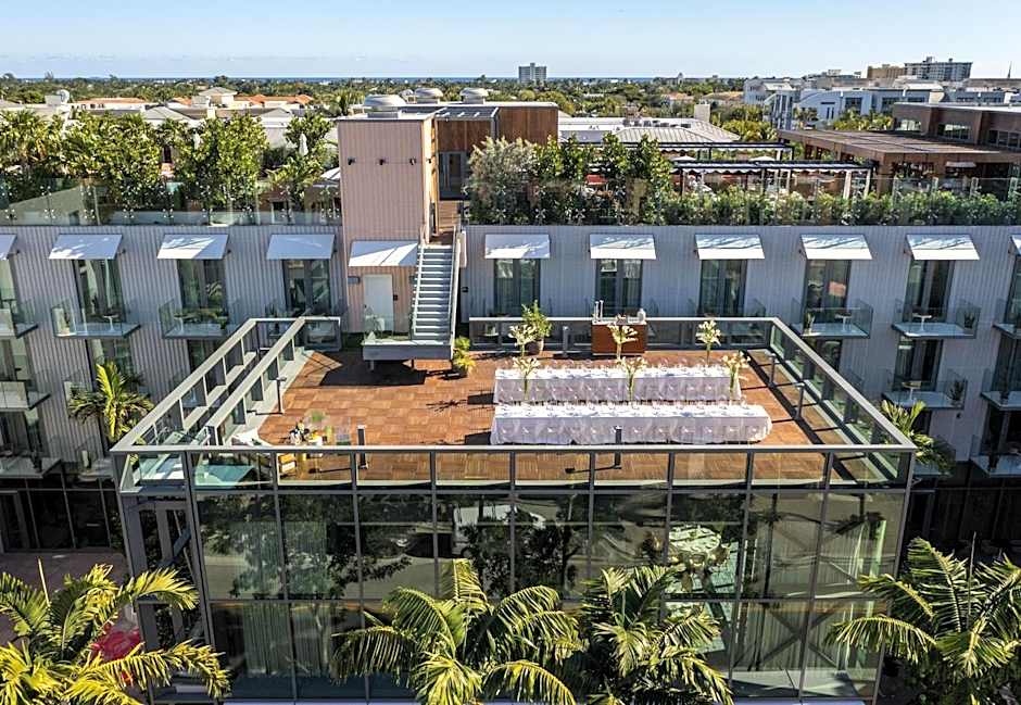 The Ray Hotel Delray Beach, Curio Collection by Hilton