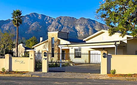 Petit & Grande Plaisir Self-Catering Guesthouse