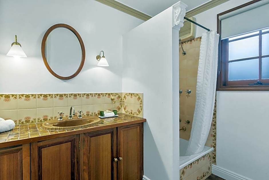 Grosvenor Court Apartments