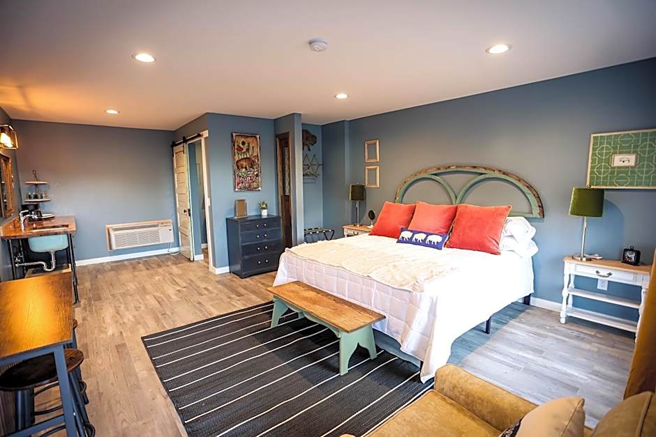 The Blue Buffalo Motel