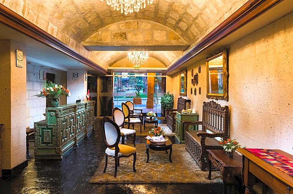 Katari Hotel at Plaza de Armas