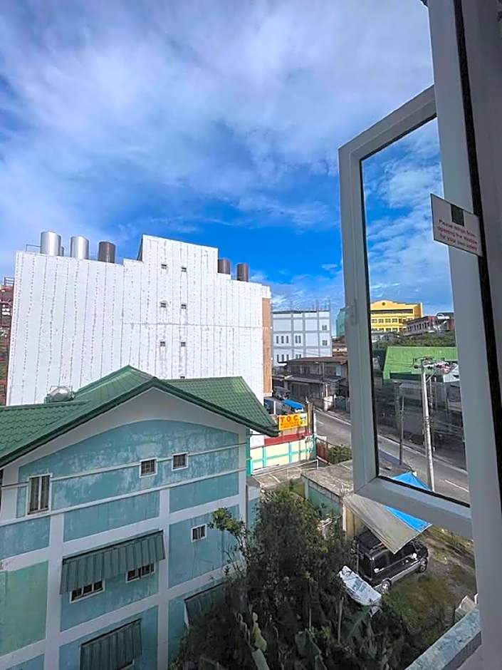 Aura One Hotel