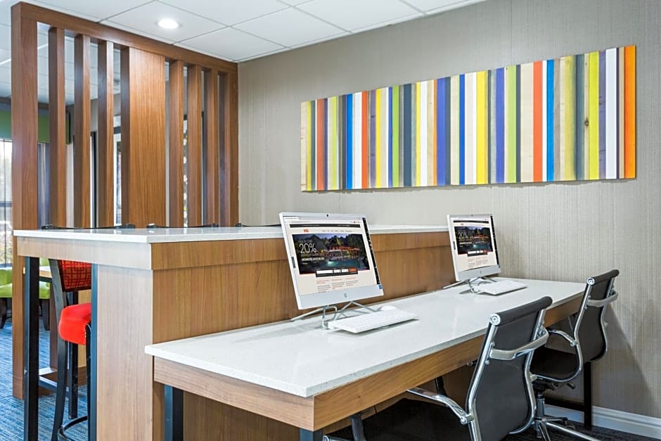 Holiday Inn Express - Plymouth, an IHG Hotel