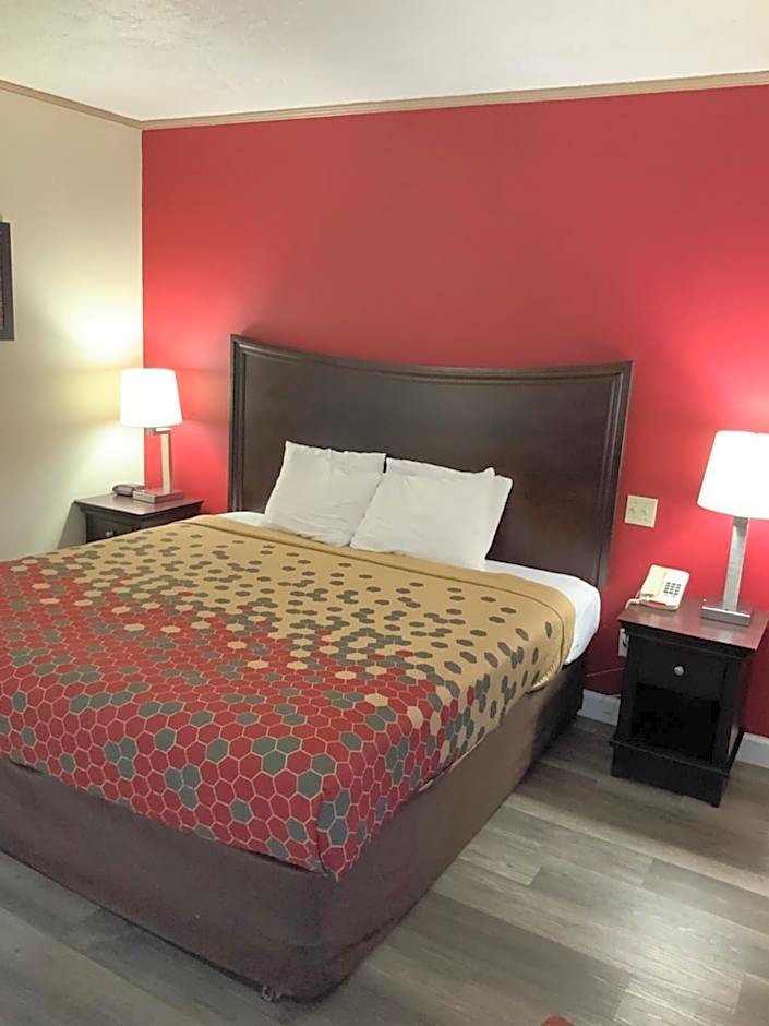 Perry Inn & Suites By Capital O National Fairground GA I 75