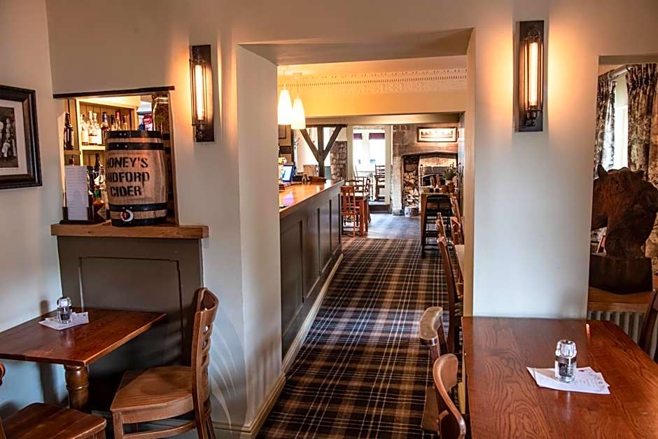 Wheelwrights Arms Country Inn & Pub