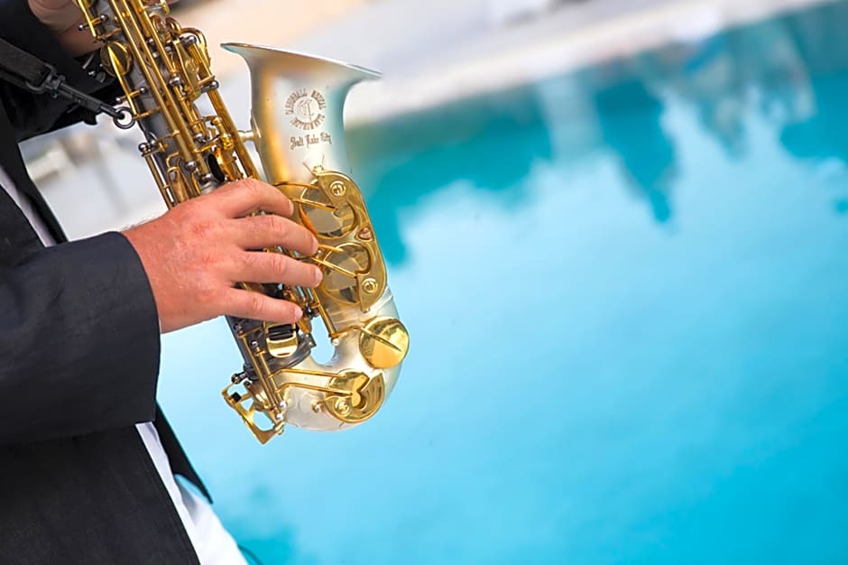 Sundance Apartments & Suites