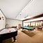 Evergreen Valley Inn