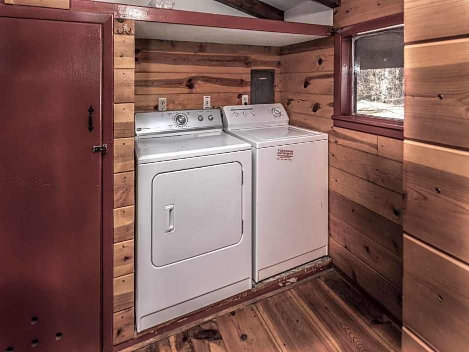 Three Bears, 7 Bedrooms, Deck, Fireplace, Midtown, Grill, Sleeps 22