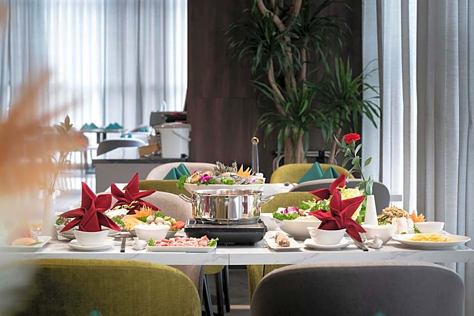 Wyndham Garden Legend Halong