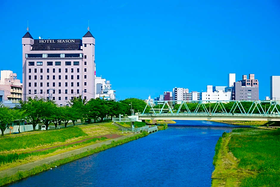 Mito Hotel Season