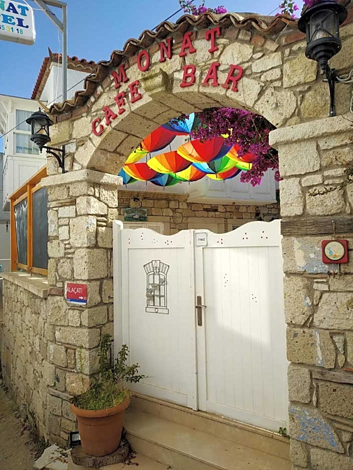 Monat Otel Alaçatı