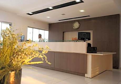 Ellus Hotel