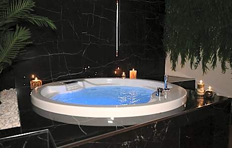 Palace Eight - Suites & Spa