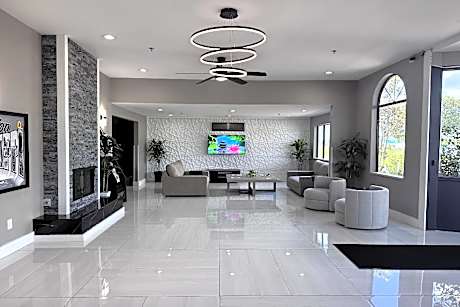 Super 8 by Wyndham Clinton/Jackson West
