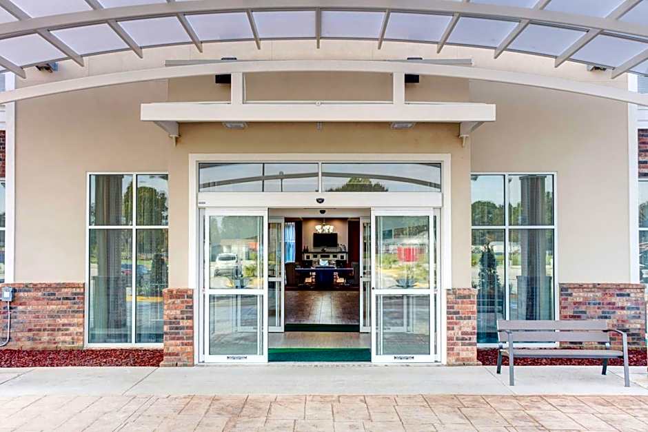 Holiday Inn & Suites Lafayette North by IHG
