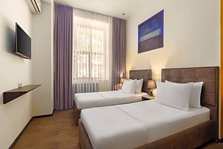 Comfort Twin Room