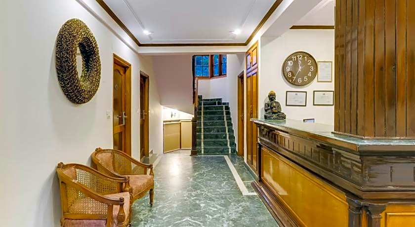 Summit Le Royale Hotel