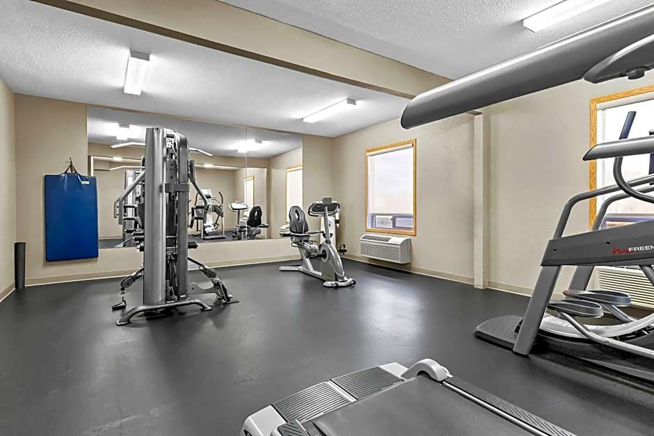 Super 8 by Wyndham Prince Albert