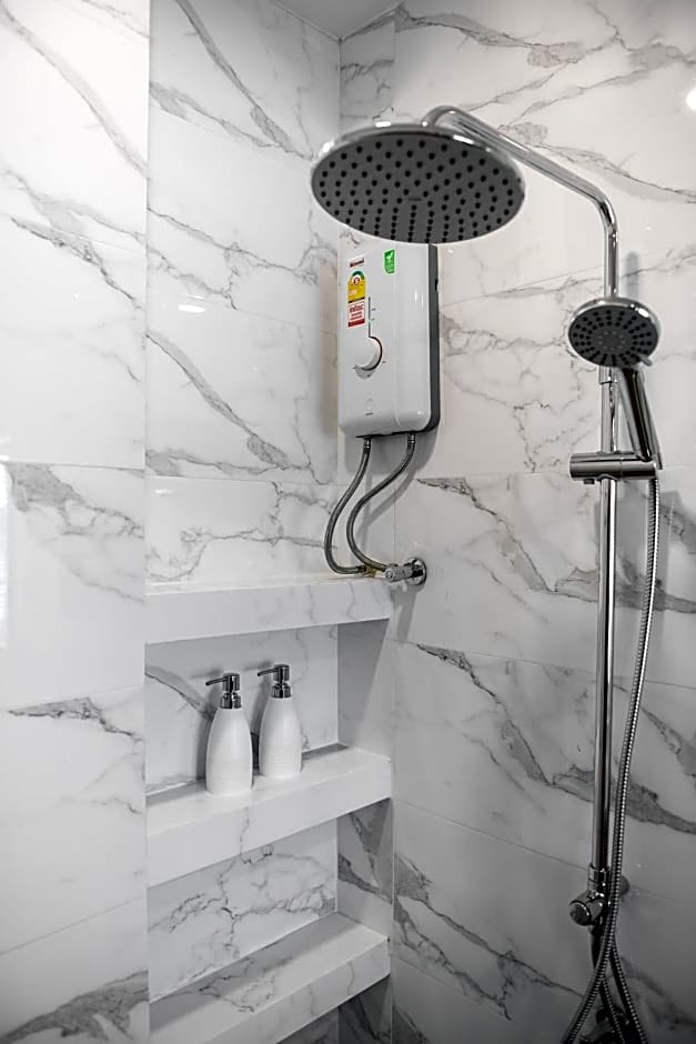 Chiangkhan River Walk Hotel