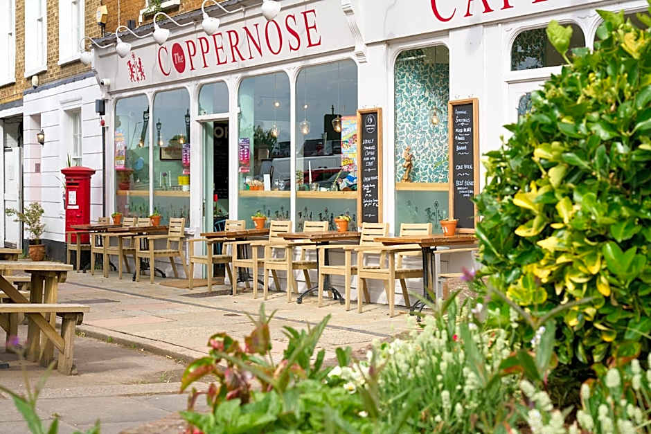 The Mitre, Hampton Court